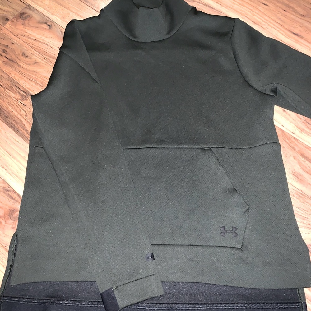 Women’s Under Armour crew